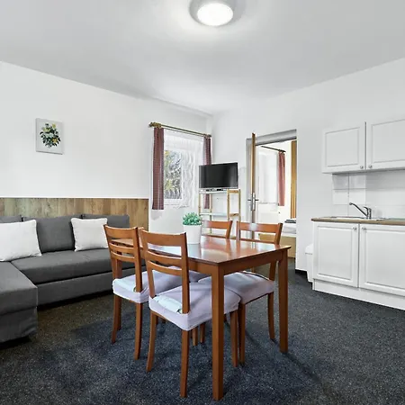 Forest House Near Klinovec With 5 Independent Apartment Kovarska