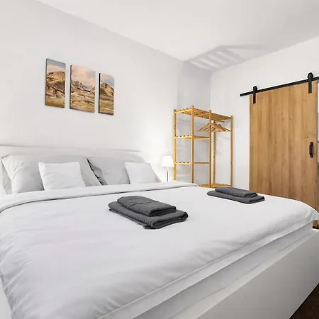 Forest House Near Klinovec With 5 Independent Apartment Kovarska