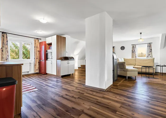 Forest House Near Klinovec With 5 Independent Kovarska