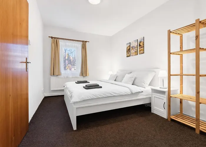 Forest House Near Klinovec With 5 Independent Apartment Kovarska